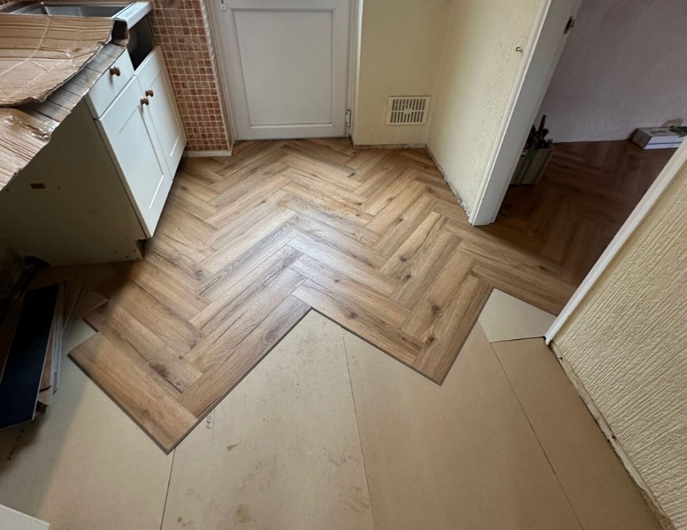 lvt herringbone flooring, point of flooring, wood flooring london, engineered wood flooring, laminate flooring, chevron flooring, point of flooring london, point of flooring